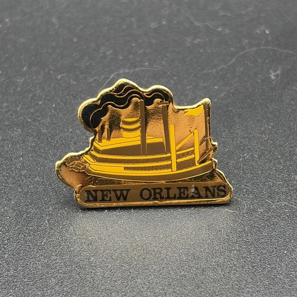 New Orleans Louisiana Steamer Boat Lapel Hat Pin‎